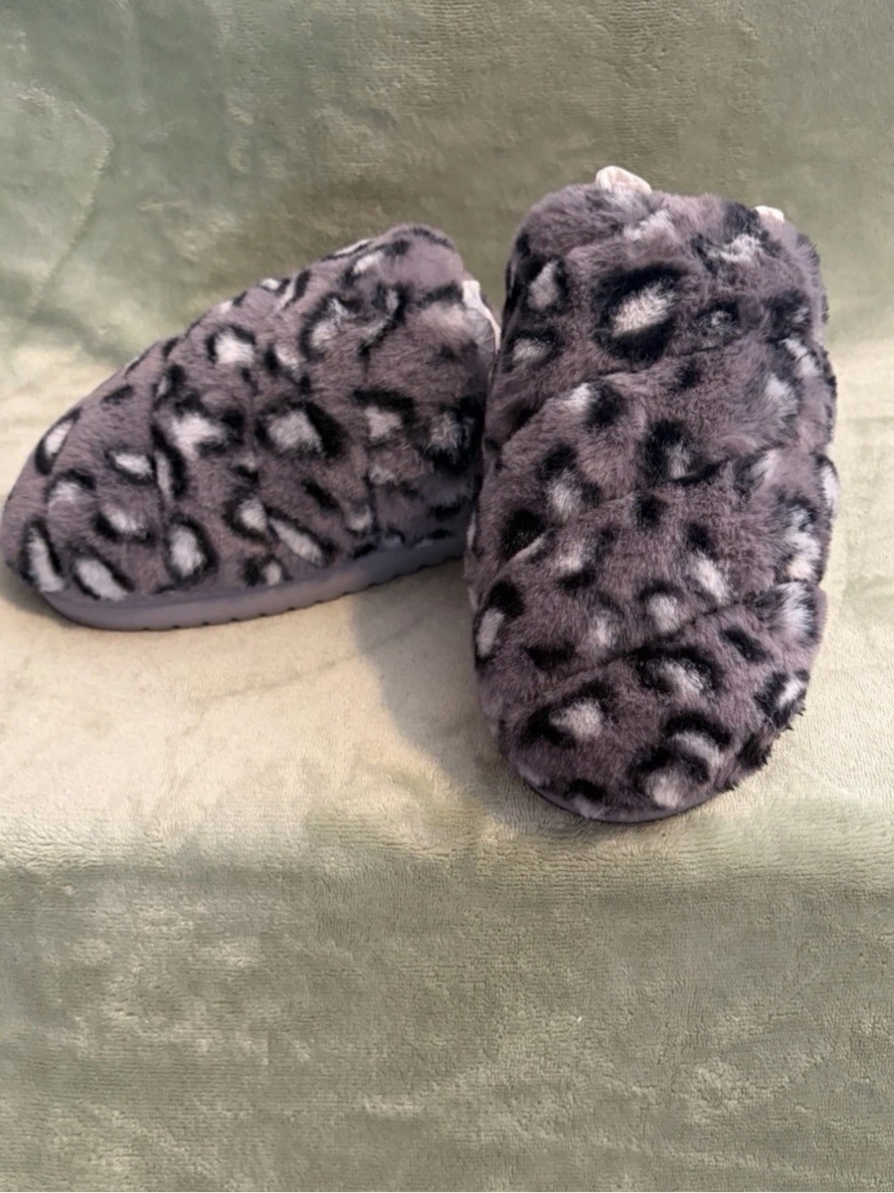 Koolaburra by UGG Fuzz'n II Women's Faux Fur Gray Leopard Slide Slippers Size 9